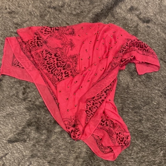 Vintage printed stone  embellished light weight oversized scarf - Picture 10 of 11